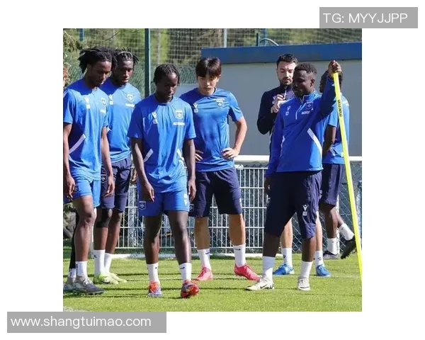 欧塞尔携手梅州客家达到青训战略协作 魏祥鑫行将登陆欧洲 欧塞尔携手梅州客家达到青训战略协作 魏祥鑫行将登陆欧洲